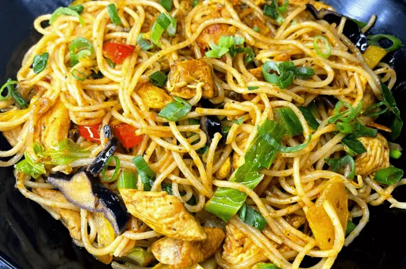 Delicious Chicken Chow Mein Recipe with Spaghetti - Elevate Your Taste Buds with this Mouth-Watering Dish in 30 Minutes