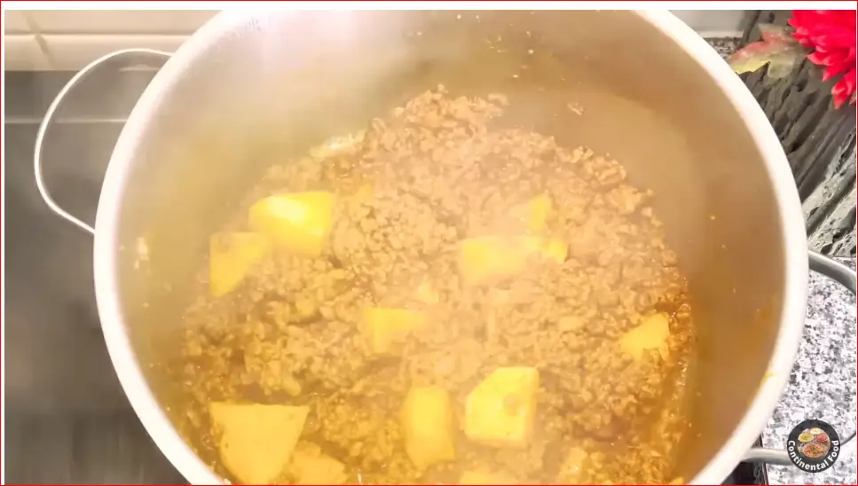 Dhaba Style Aloo Qeema Recipe