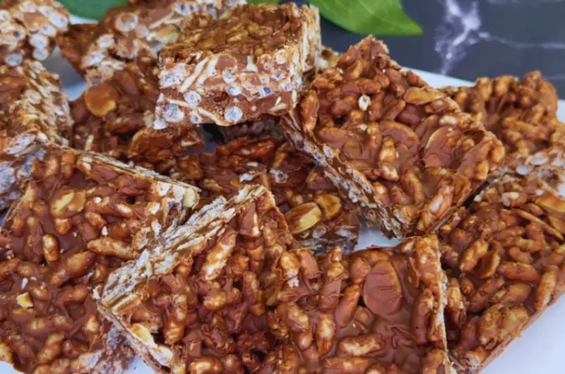 Delicious 🍫😋chocolate rice puff snacks! in 2 Steps