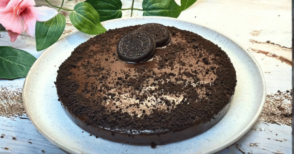 Quick Simple Moist Oreo Cake Just in 10 Minutes