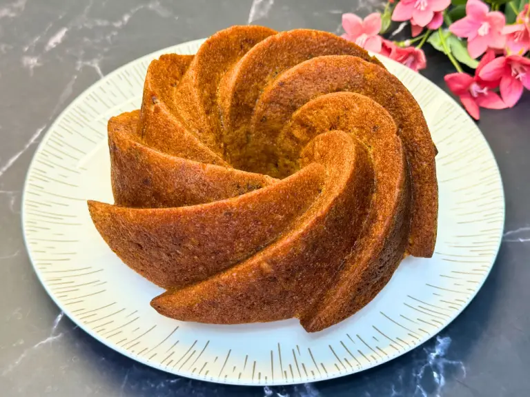 moist banana cake