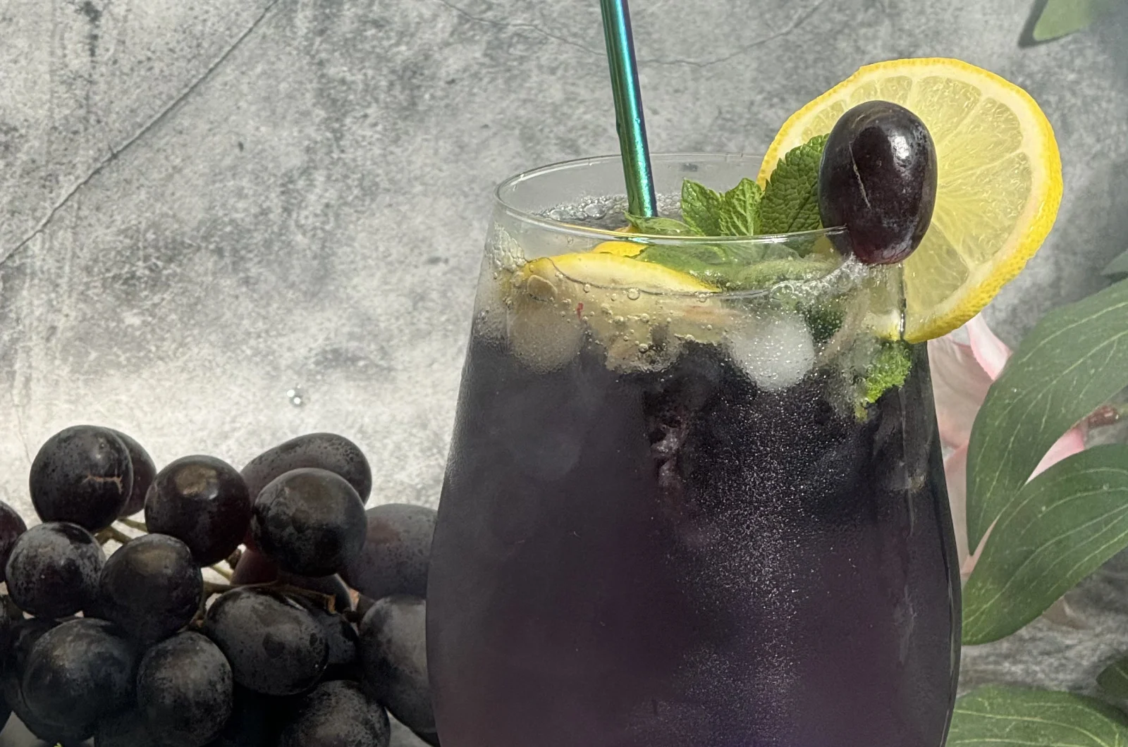 Refreshing Black Grapes Mojito!