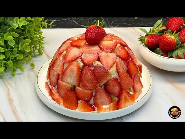 No-Bake Strawberry Cake Recipe! 🍓🍰