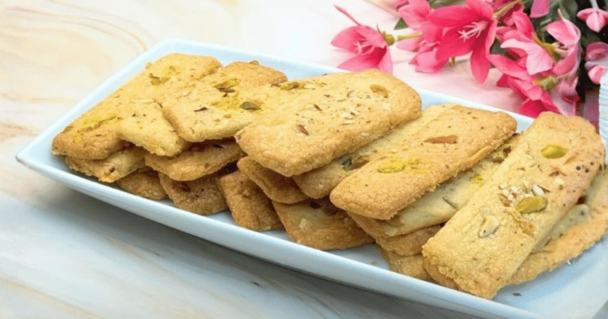 Crunchy Dry Nuts Biscuits 